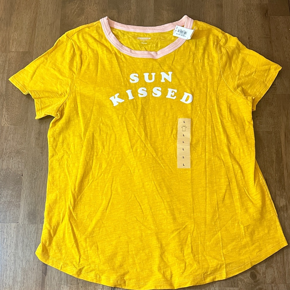 Old Navy “Sun Kissed” Yellow Graphic Tee - Women Tops. Size L. NWT